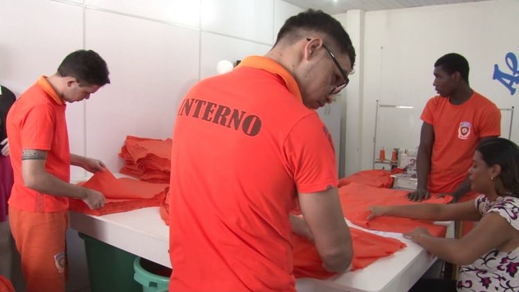 Cursos de ressocialização em presídio abrem portas a internos